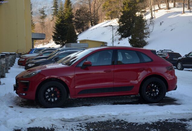 Porsche 95B Macan GTS