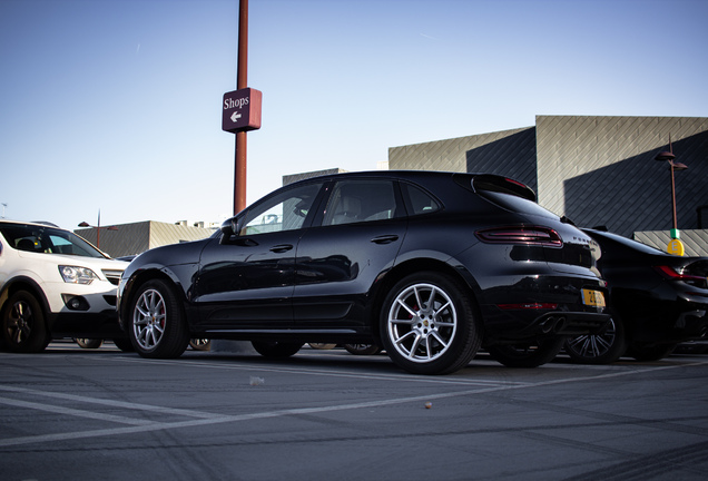 Porsche 95B Macan GTS