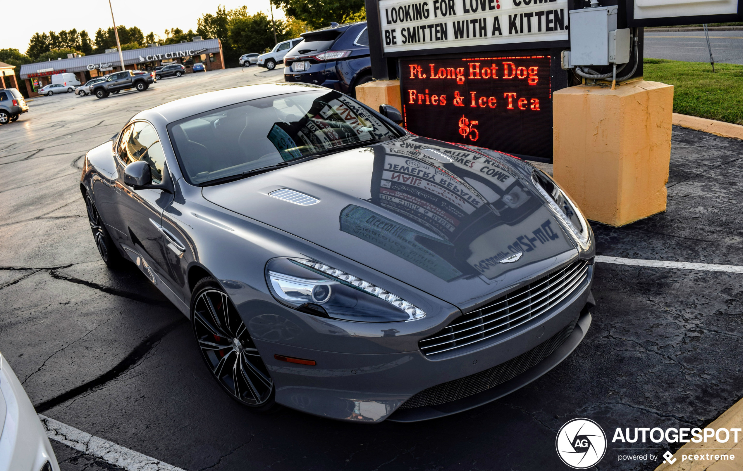 Aston Martin DB9 2013