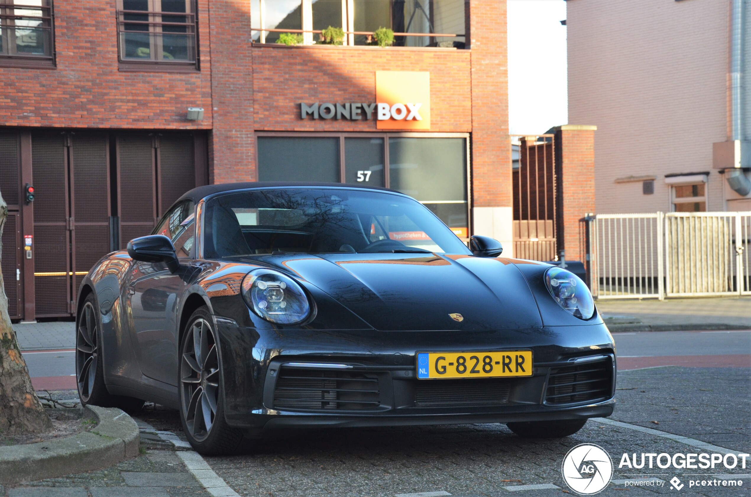 Porsche 992 Carrera 4S Cabriolet