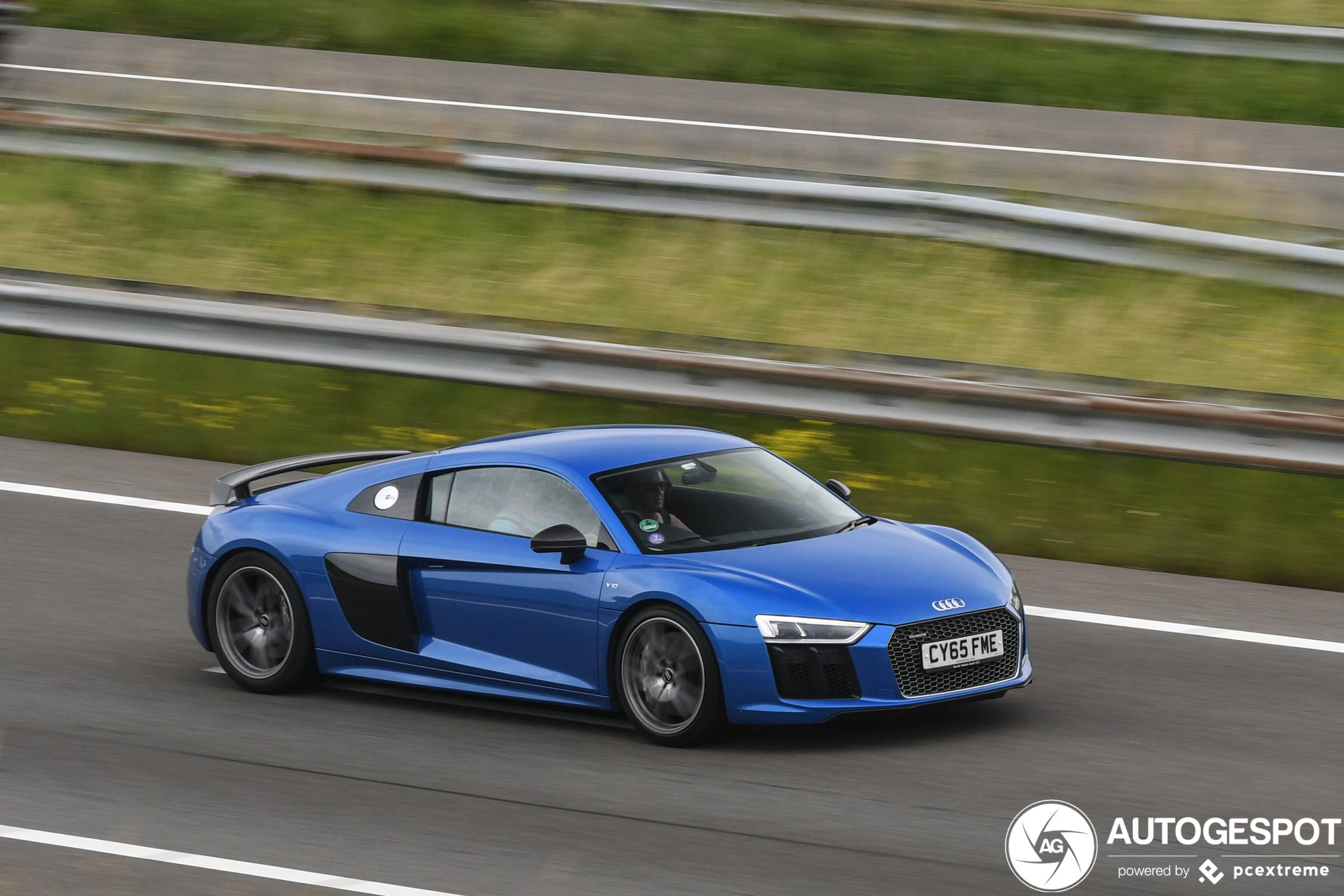 Audi R8 V10 Plus 2015