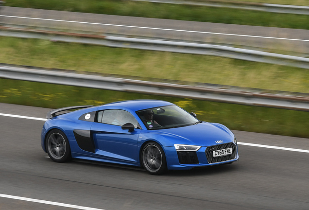Audi R8 V10 Plus 2015