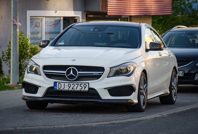 Mercedes-Benz CLA 45 AMG C117