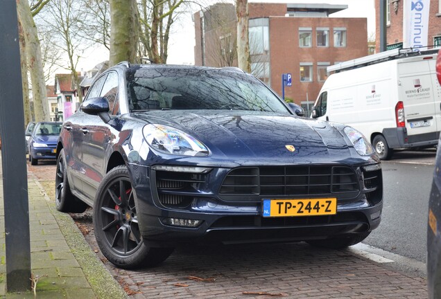 Porsche 95B Macan GTS