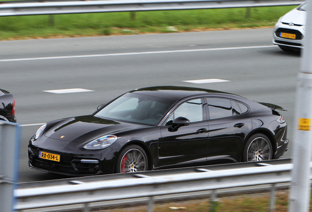 Porsche 971 Panamera Turbo