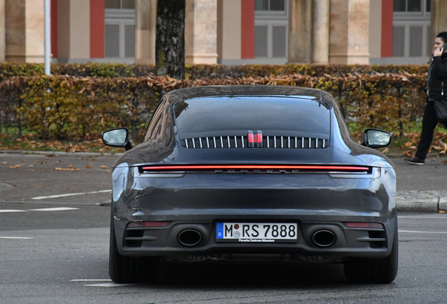 Porsche 992 Carrera 4S