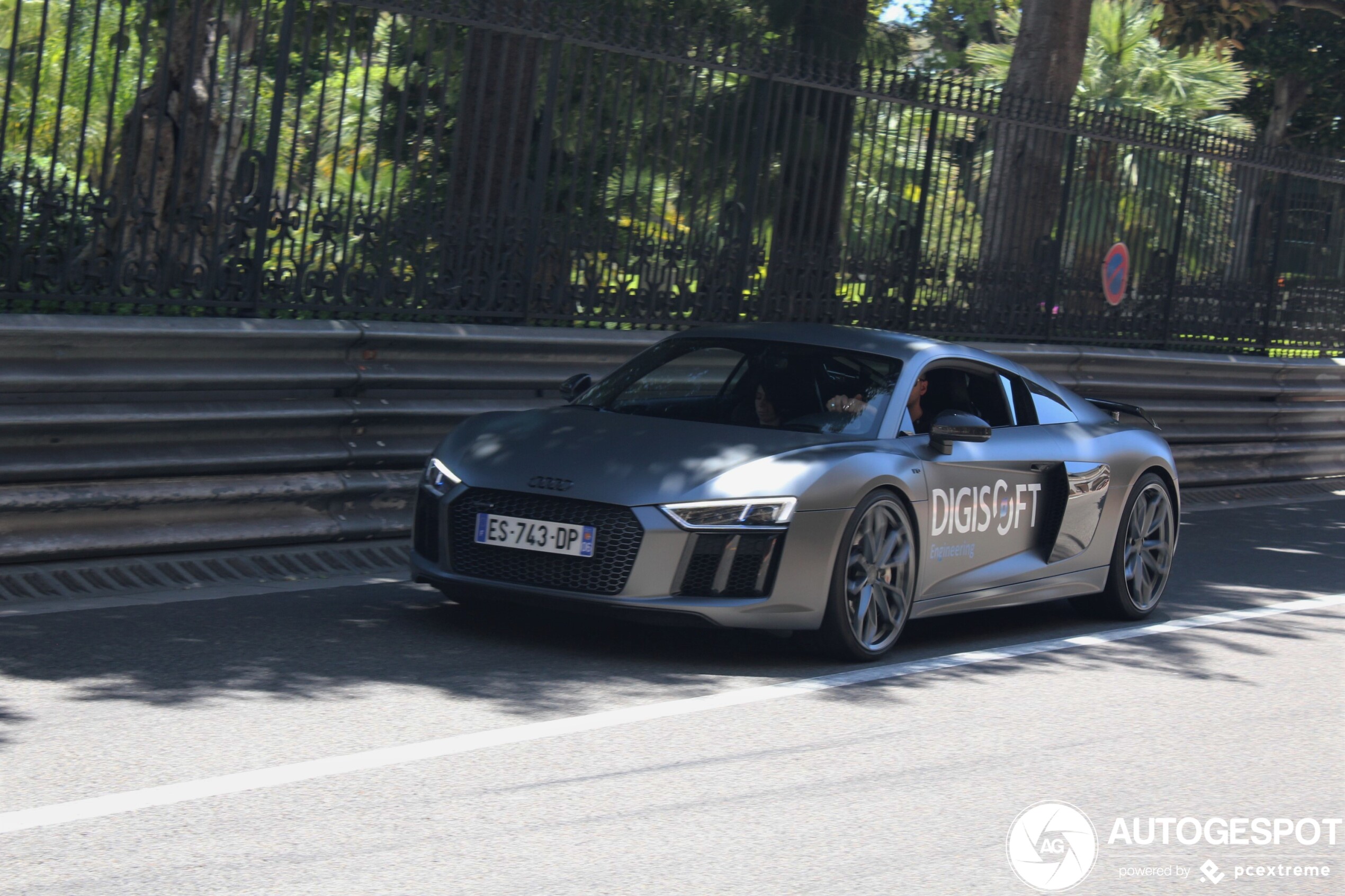 Audi R8 V10 Plus 2015