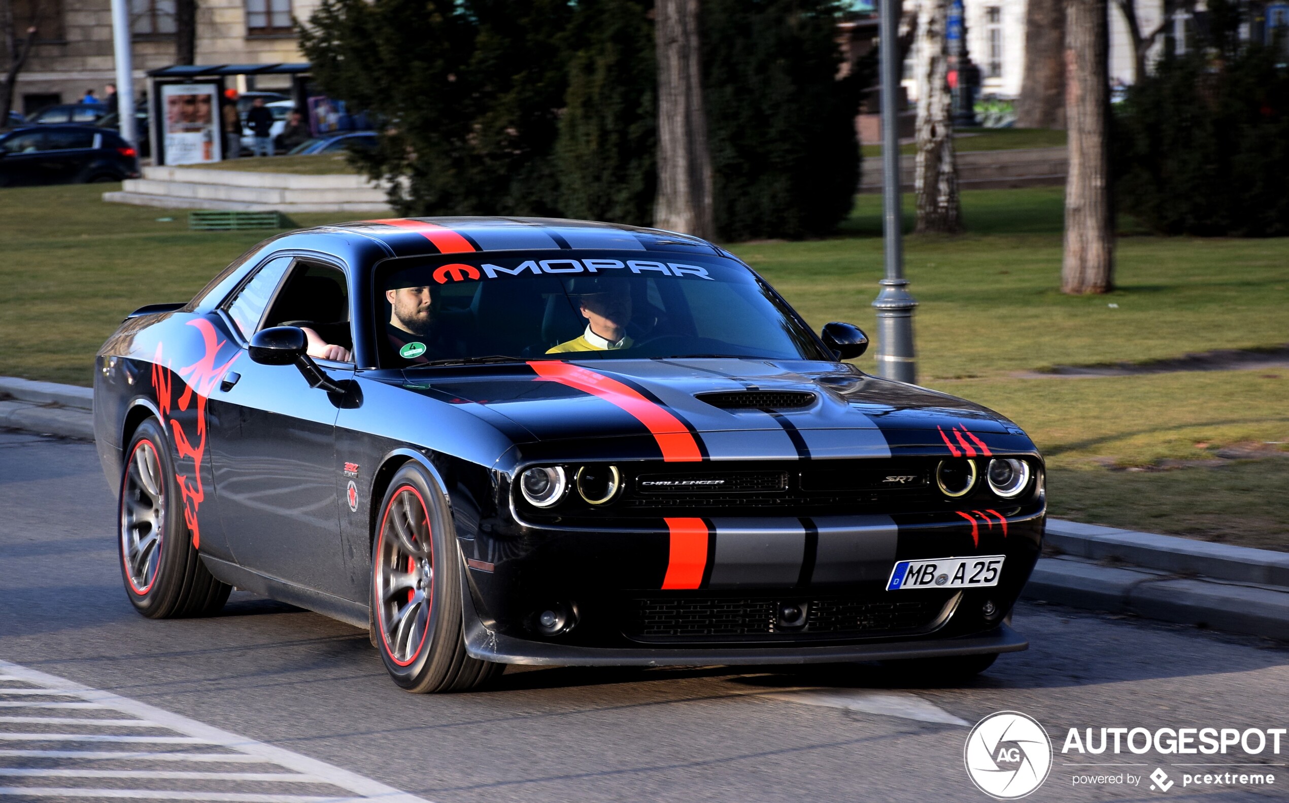 Dodge Challenger SRT Hellcat Hennessey HPE850