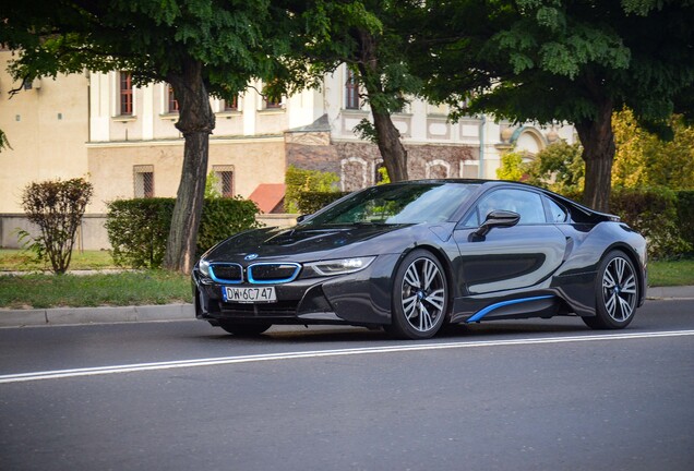 BMW i8