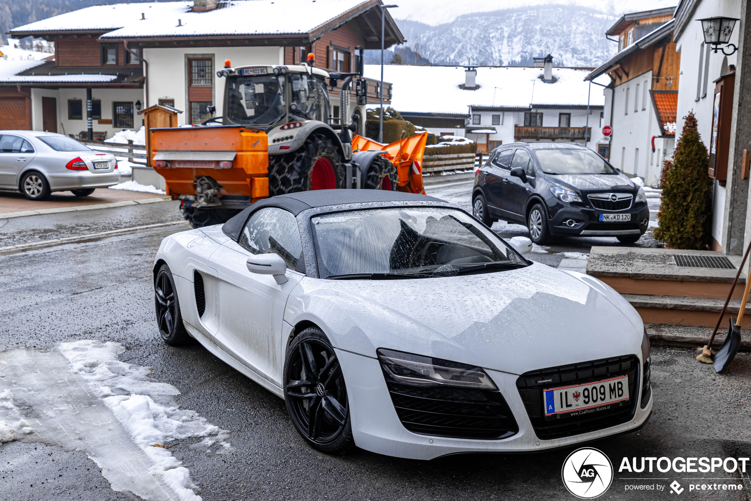 Audi R8 V10 Spyder 2013