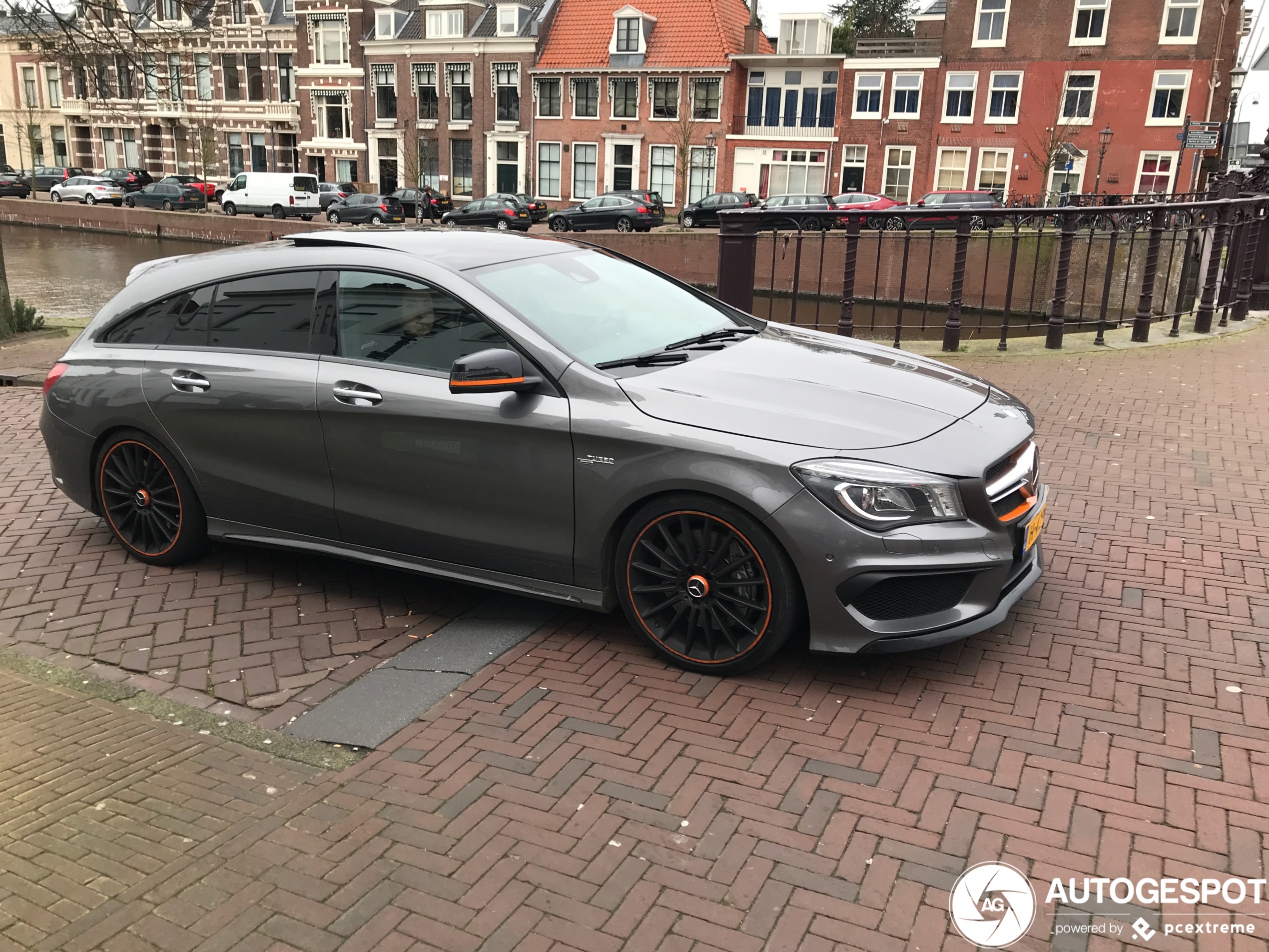 Mercedes-Benz CLA 45 AMG Shooting Brake OrangeArt Edition