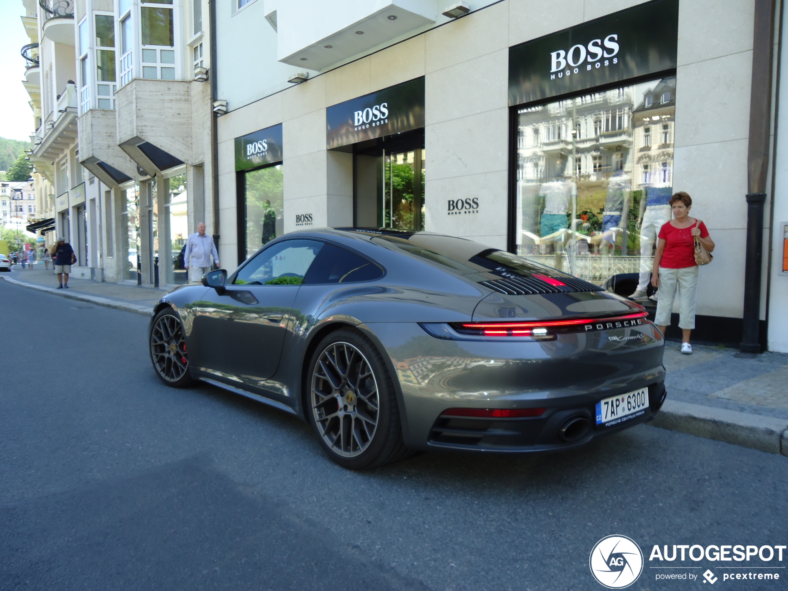 Porsche 992 Carrera 4S