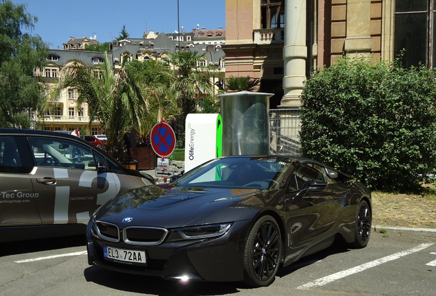 BMW i8 Roadster