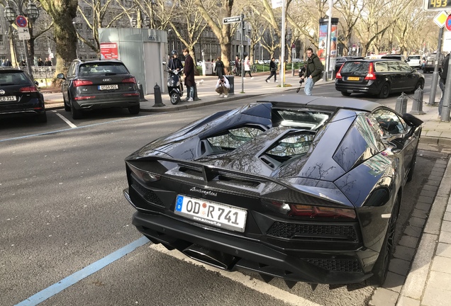 Lamborghini Aventador S LP740-4 Roadster