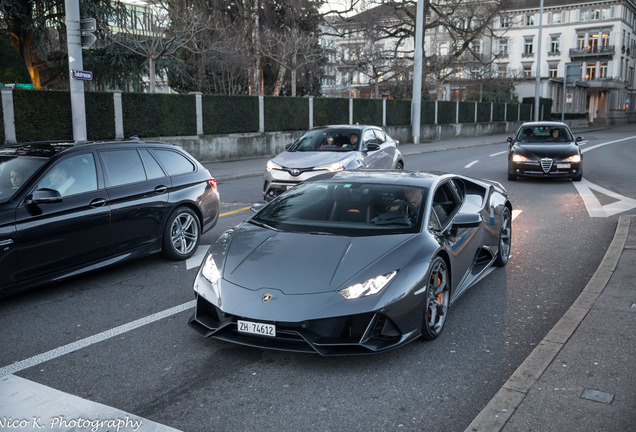 Lamborghini Huracán LP640-4 EVO