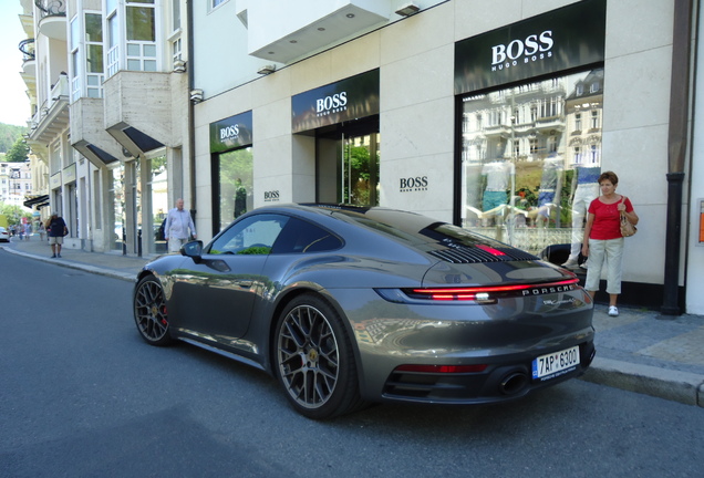 Porsche 992 Carrera 4S