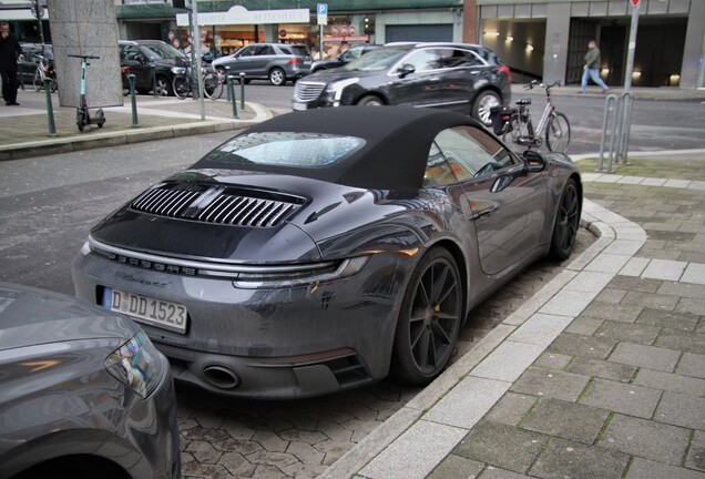 Porsche 992 Carrera 4S Cabriolet