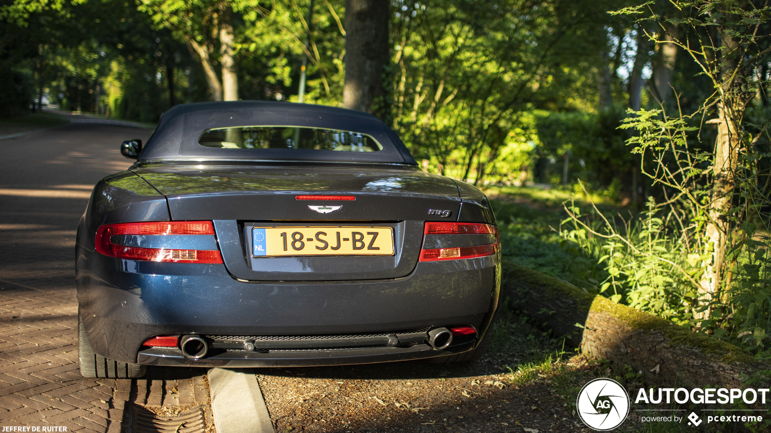 Aston Martin DB9 Volante