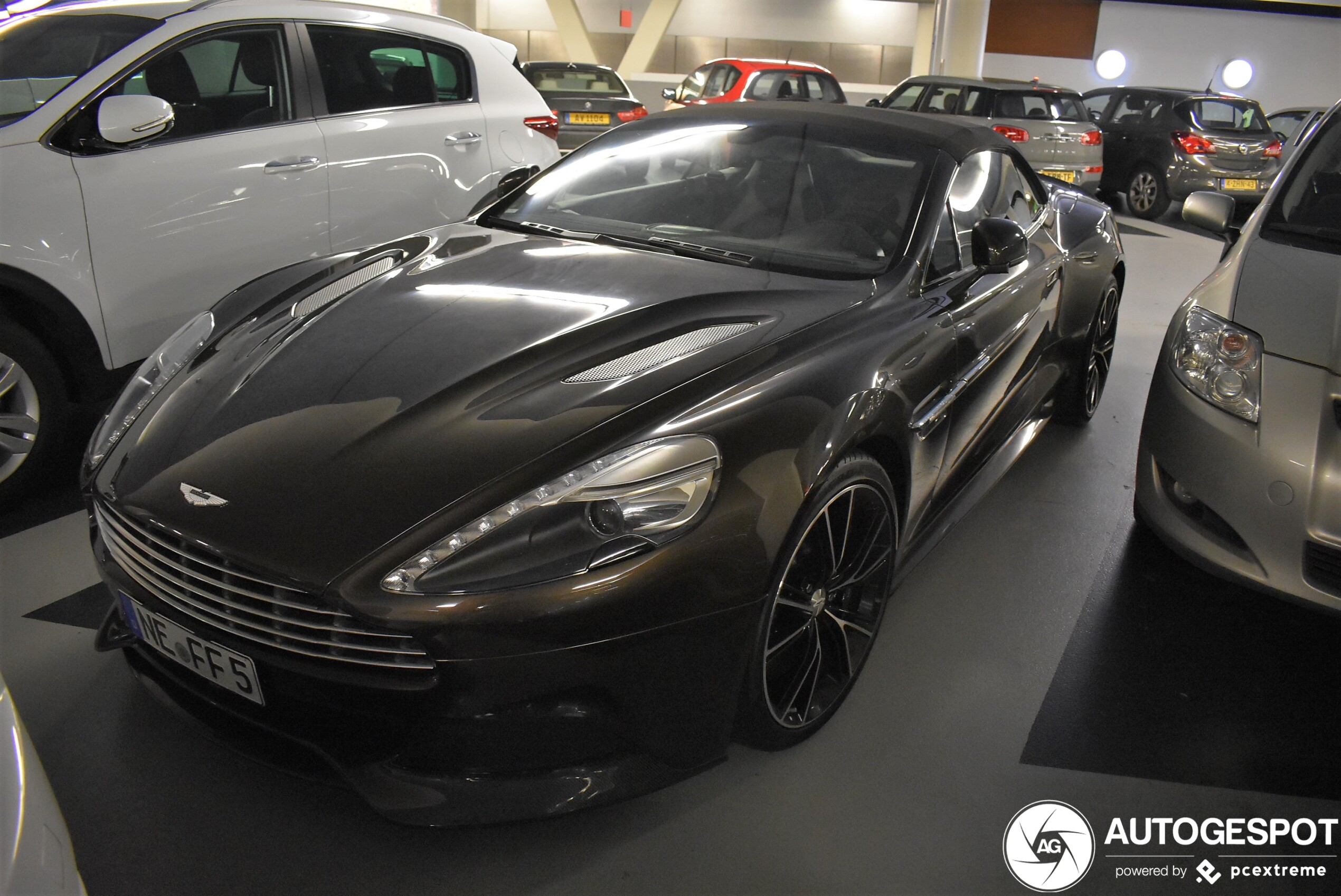 Aston Martin Vanquish Volante