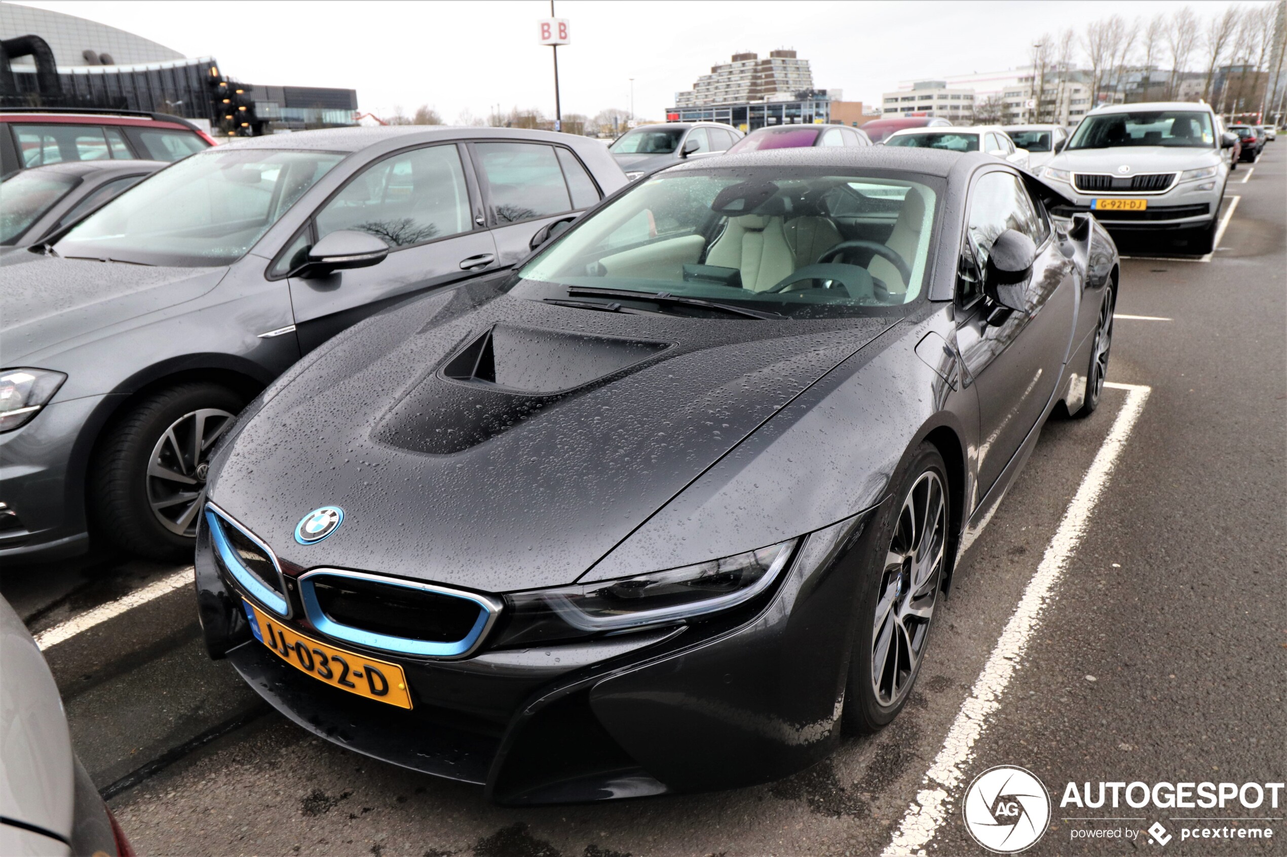 BMW i8