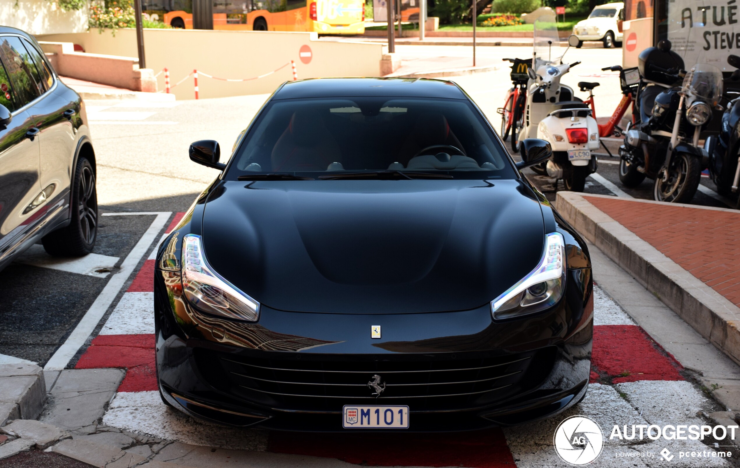 Ferrari GTC4Lusso T