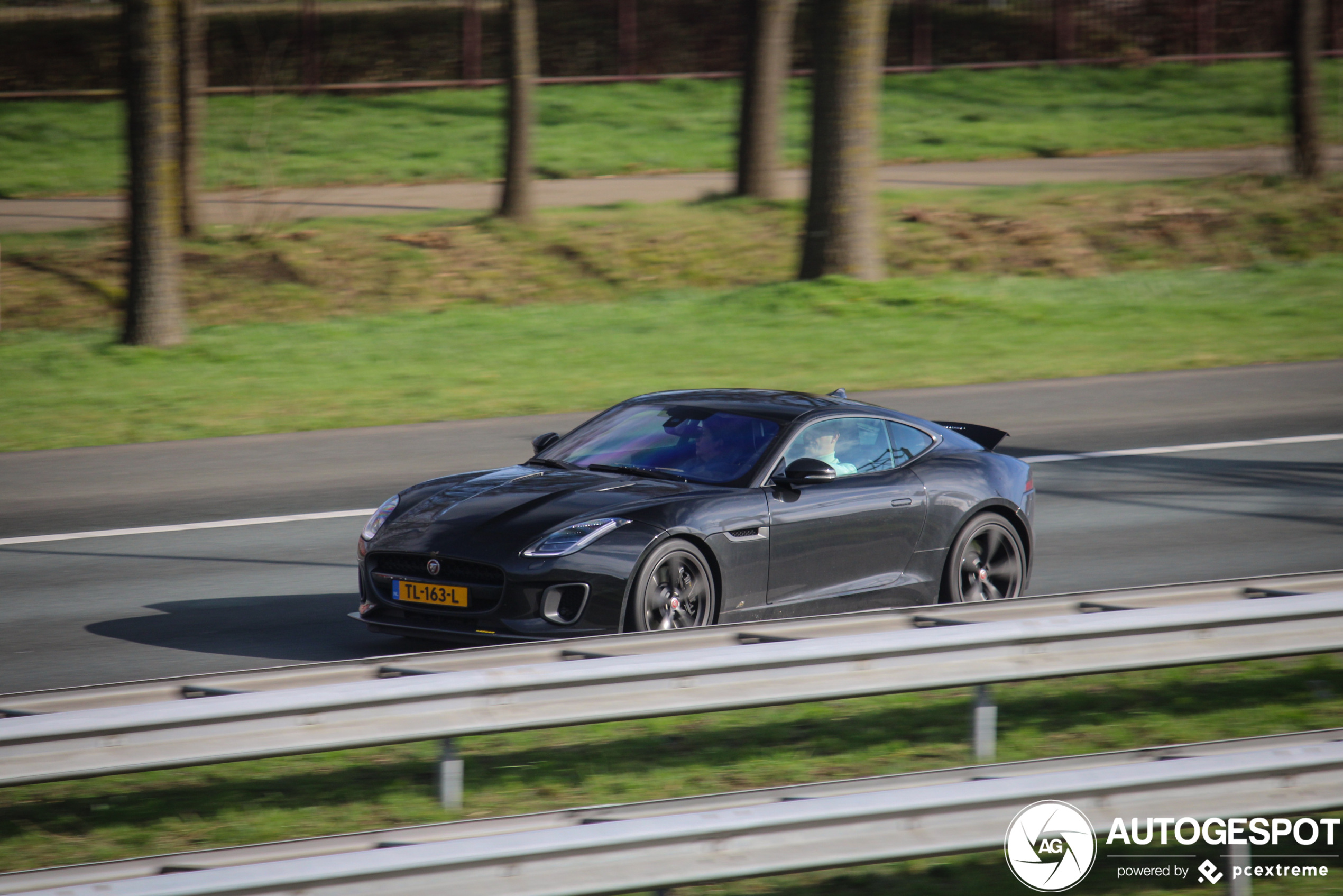 Jaguar F-TYPE 400 Sport Coupé