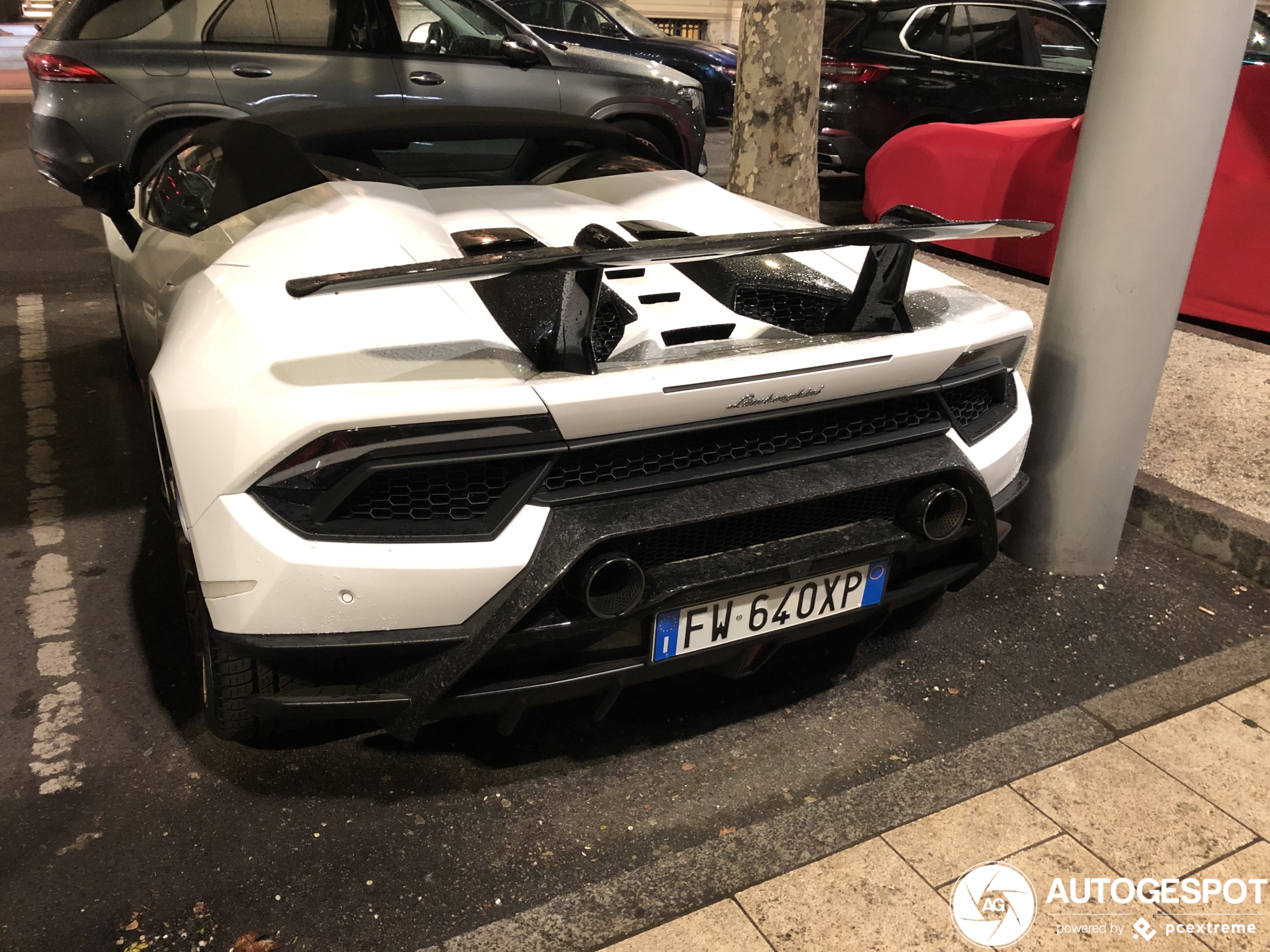 Lamborghini Huracán LP640-4 Performante Spyder