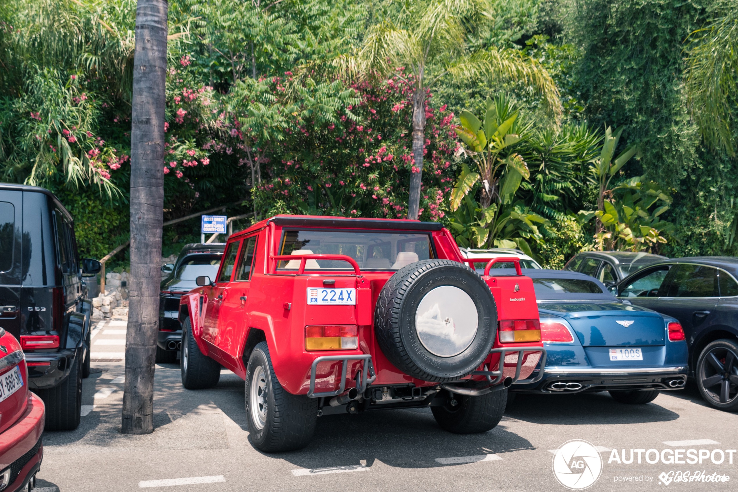 Lamborghini LM002