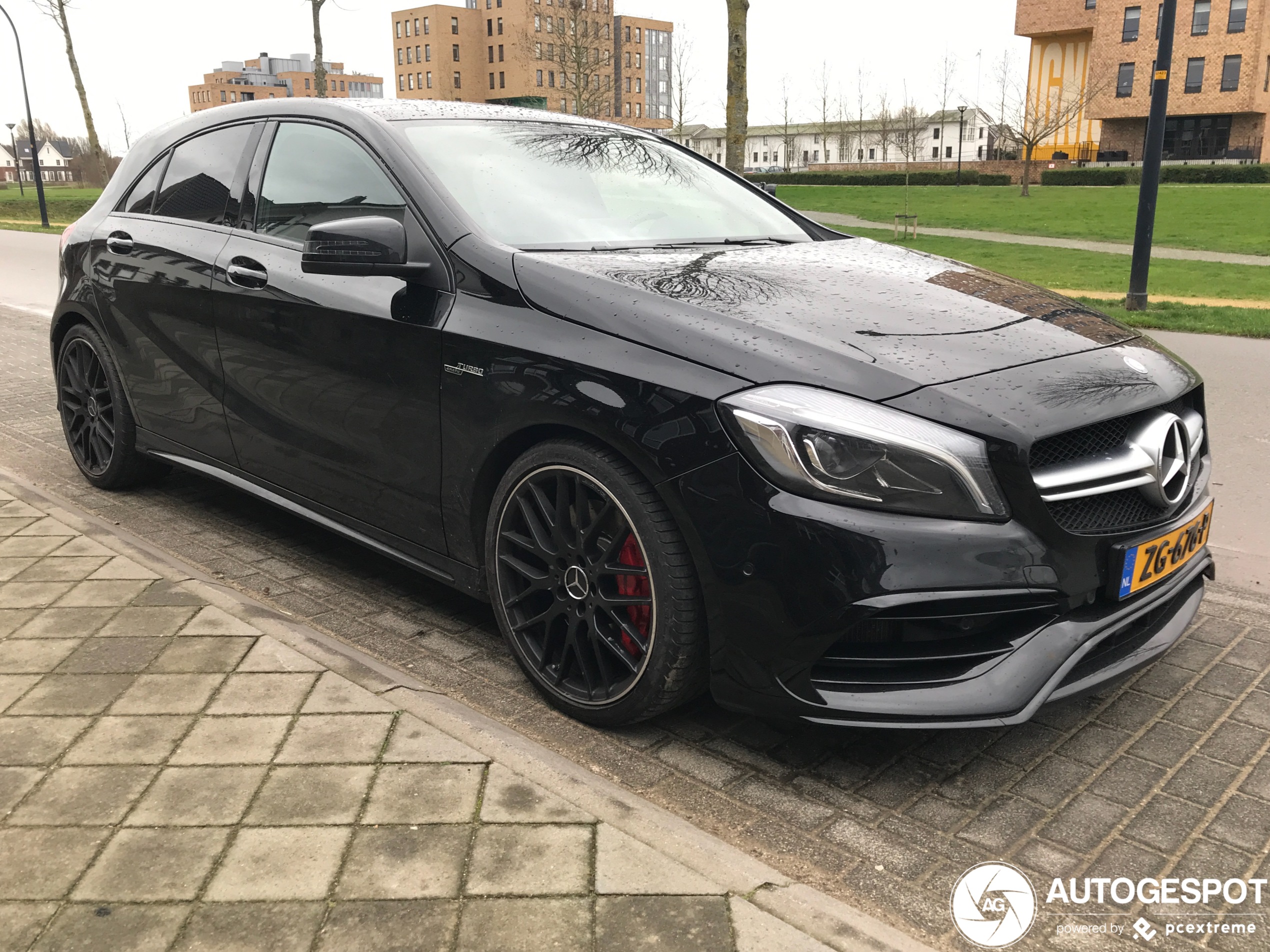 Mercedes-AMG A 45 W176 2015