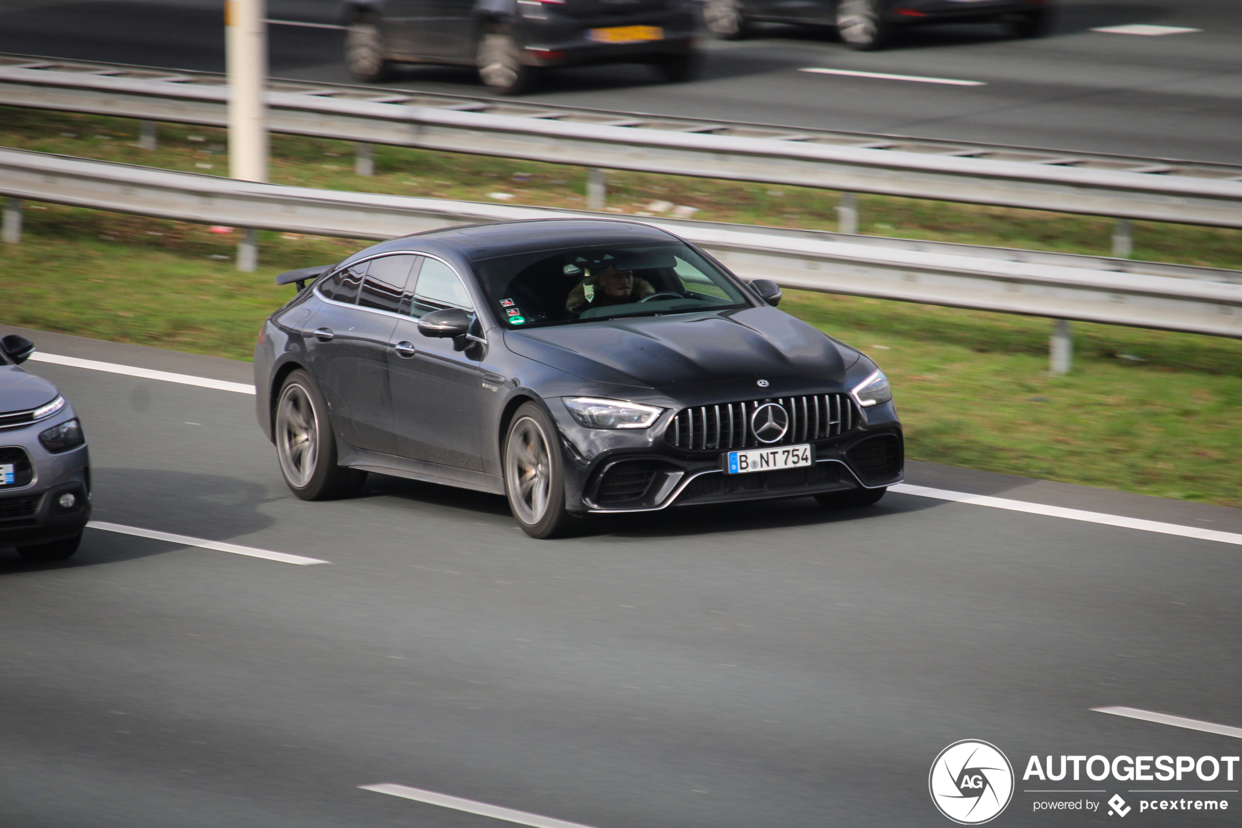 Mercedes-AMG GT 63 X290