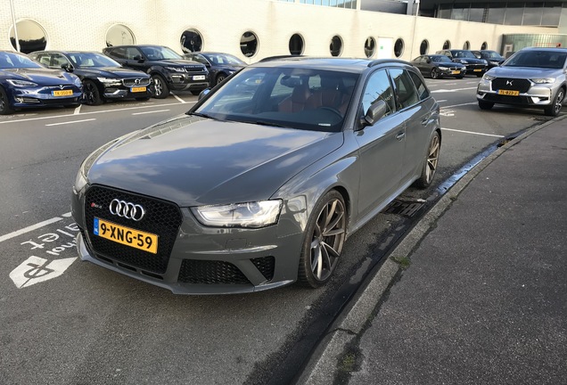 Audi RS4 Avant B8