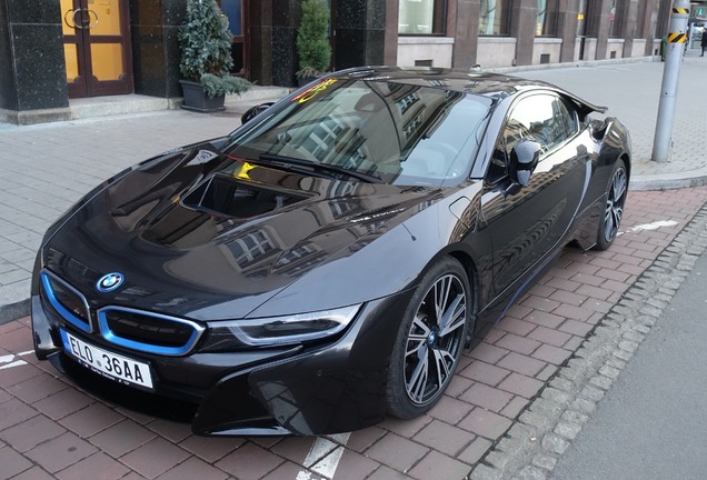 BMW i8