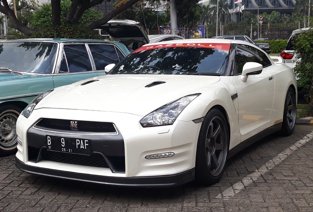 Nissan GT-R 2013