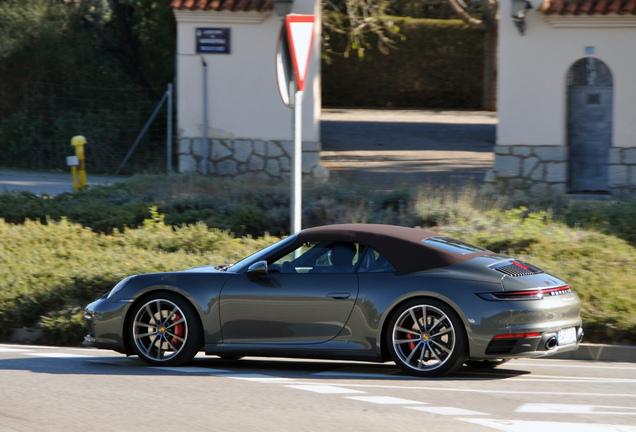 Porsche 992 Carrera 4S Cabriolet