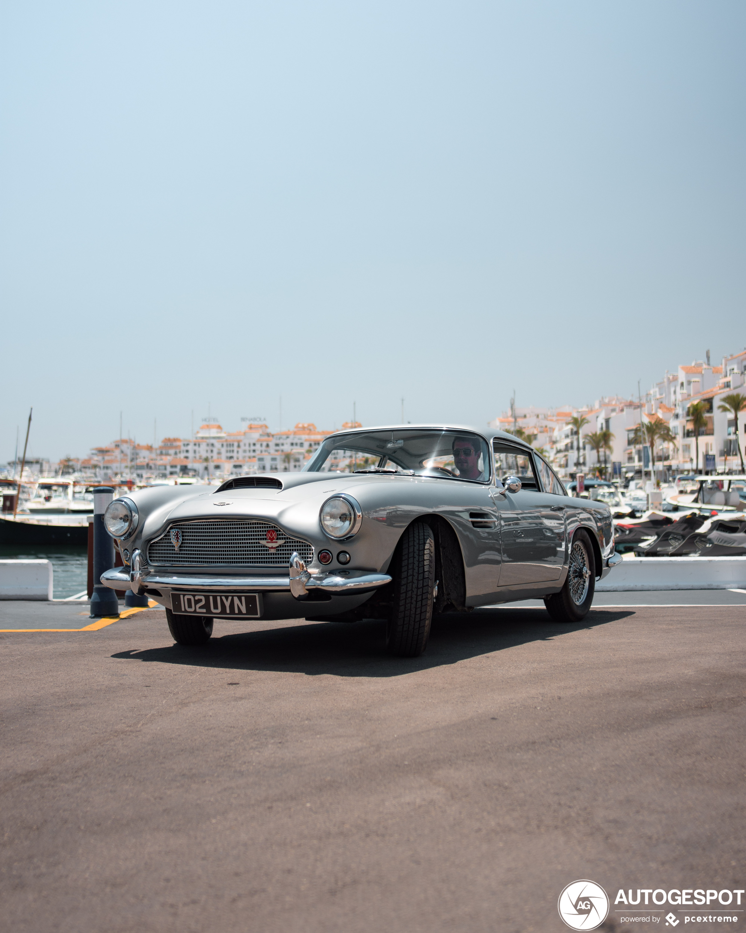 Aston Martin DB4 Series II