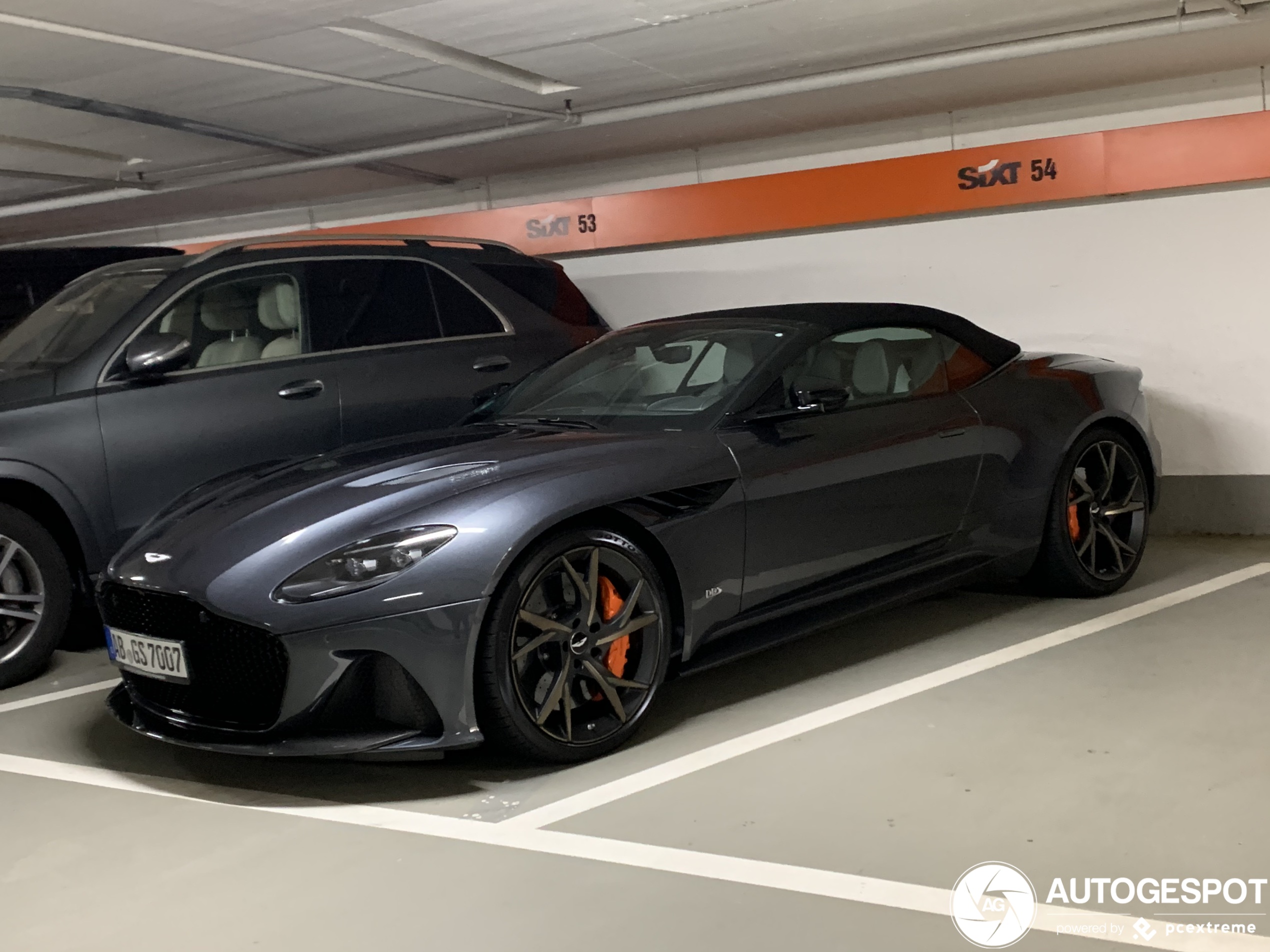 Aston Martin DBS Superleggera Volante