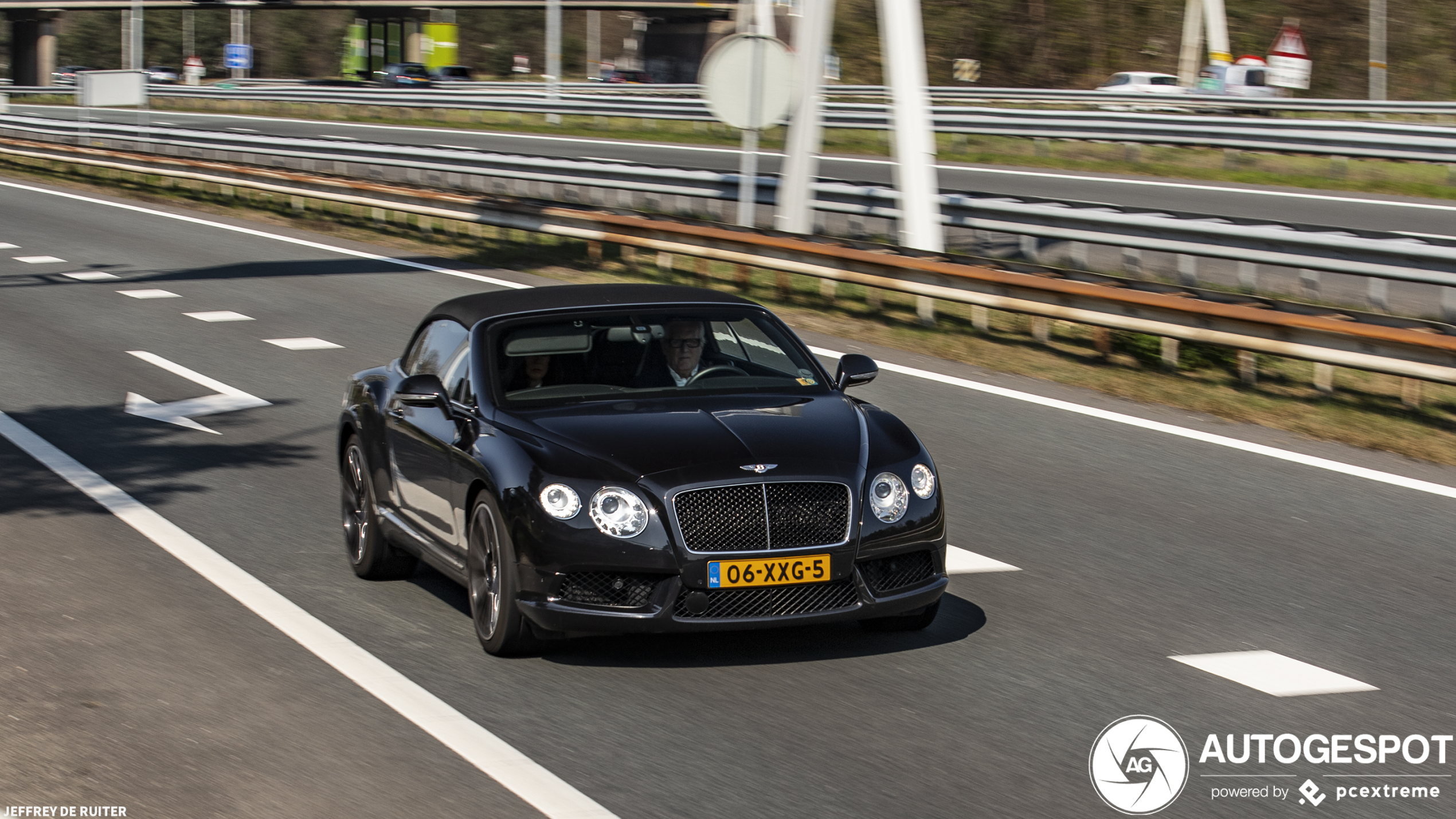 Bentley Continental GTC V8