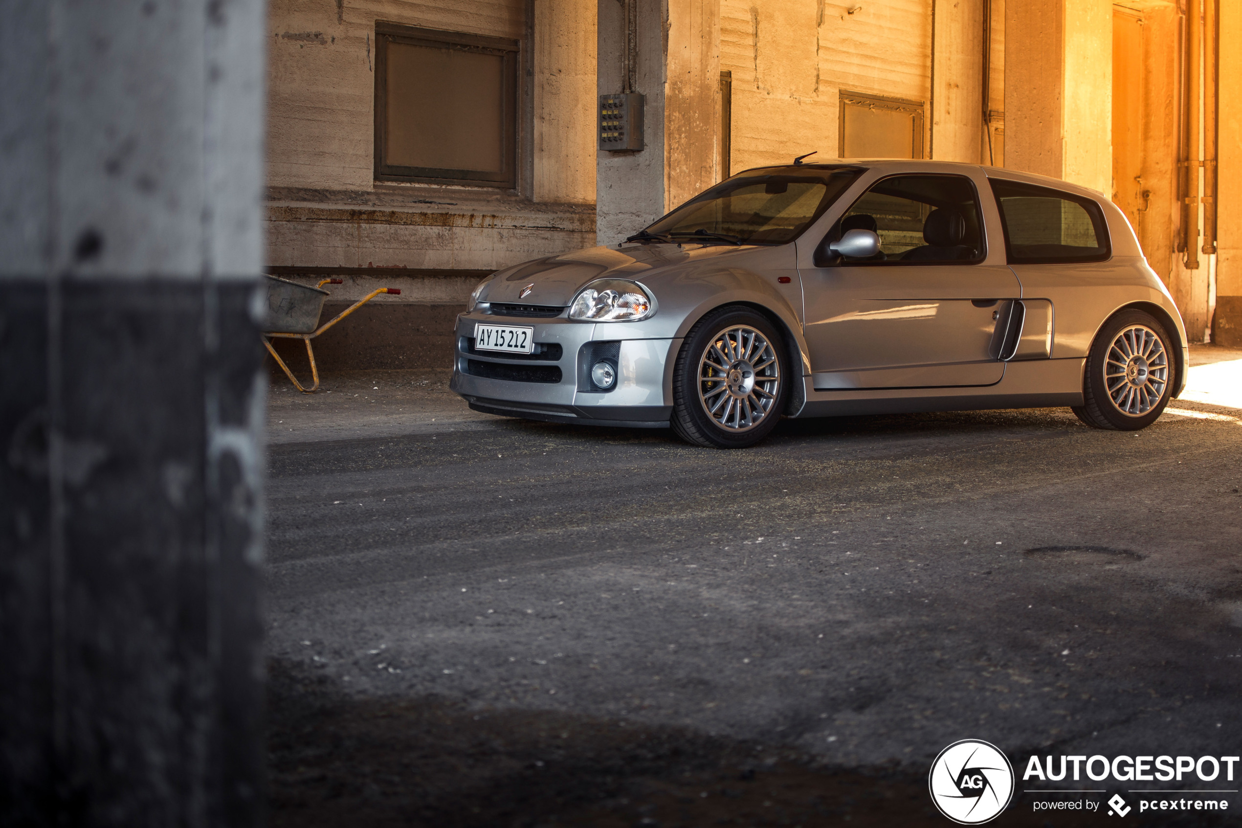 Renault Clio V6