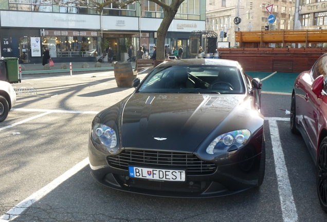 Aston Martin V8 Vantage 2012