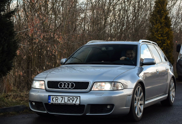 Audi RS4 Avant B5