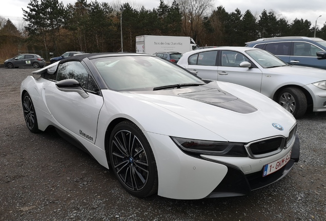 BMW i8 Roadster