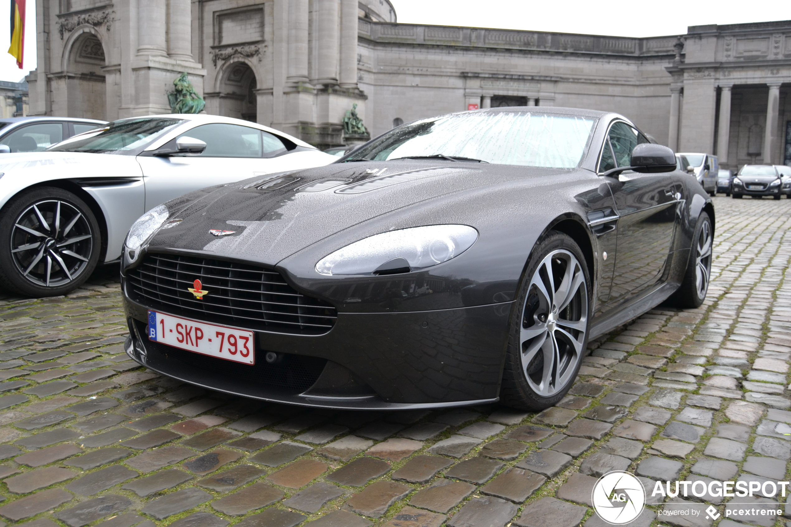 Aston Martin V12 Vantage