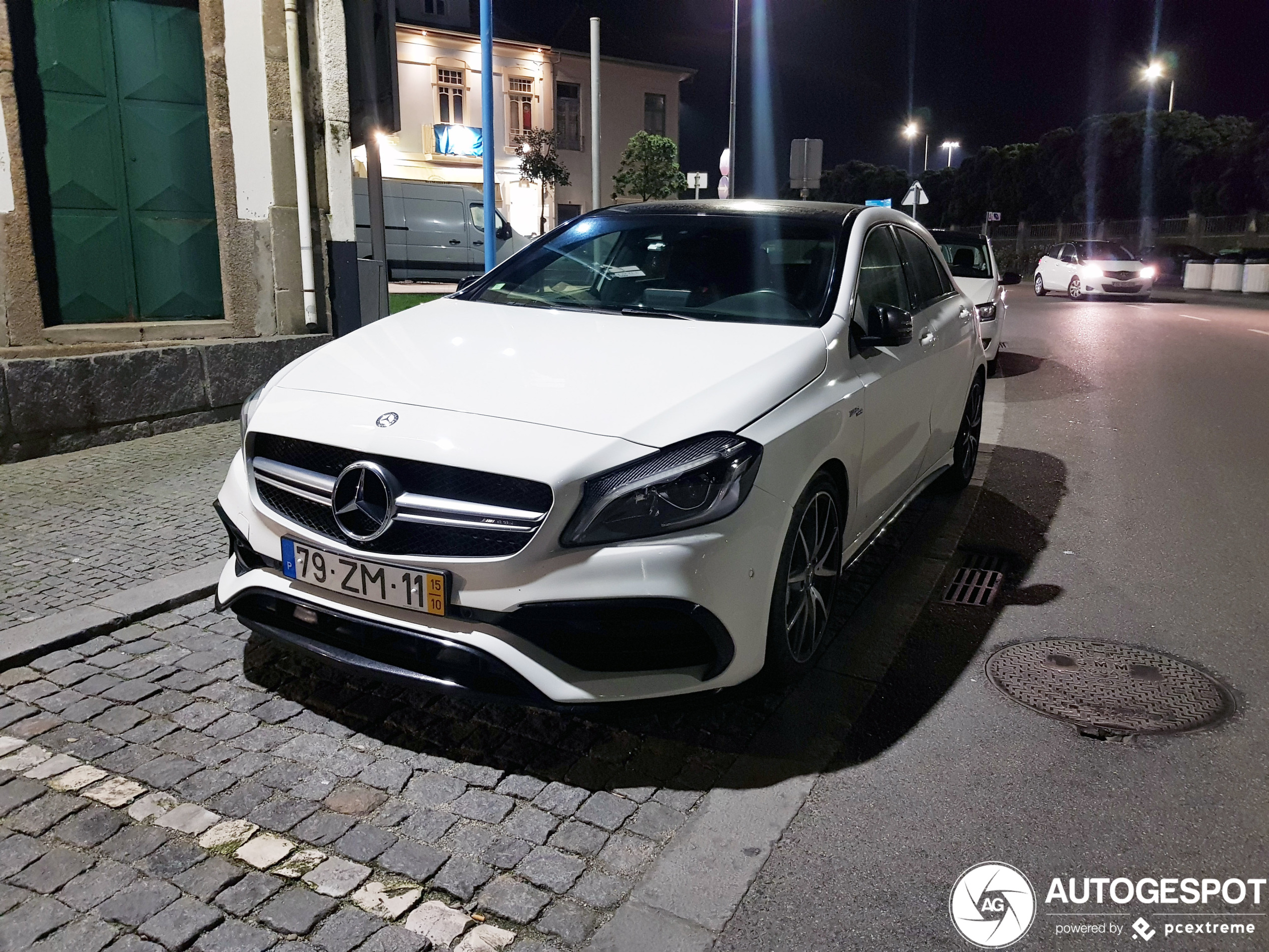 Mercedes-AMG A 45 W176 2015