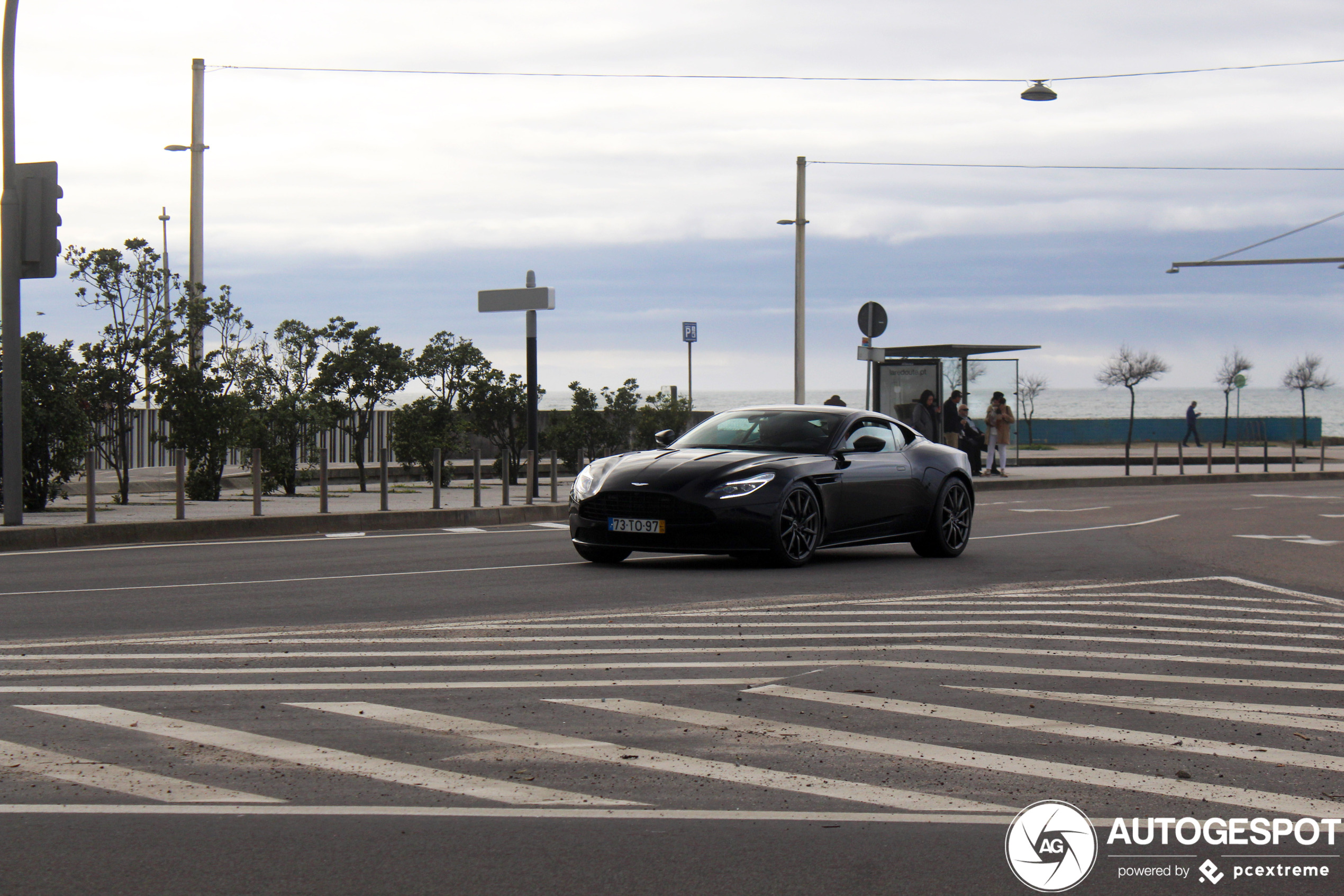 Aston Martin DB11