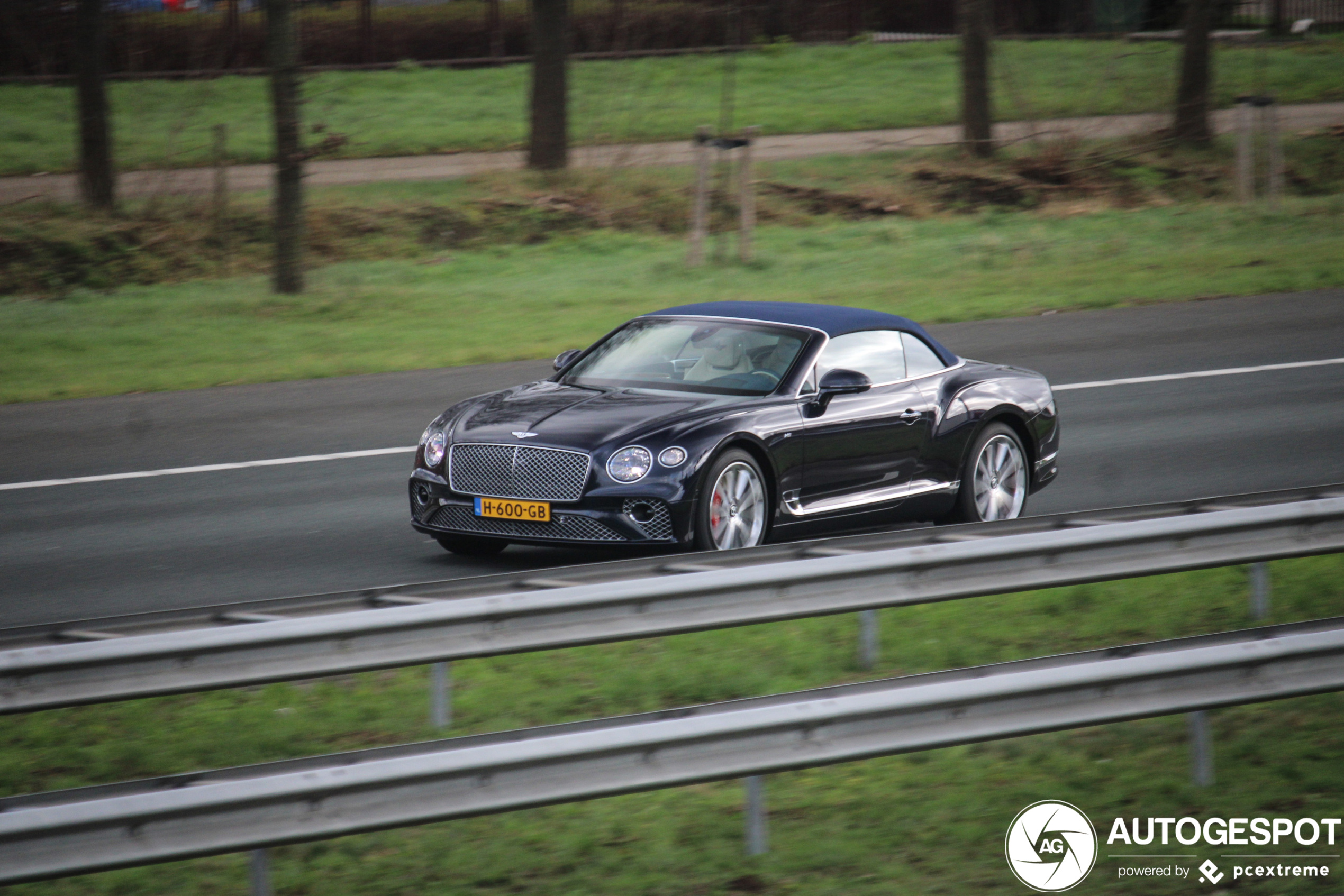 Bentley Continental GTC V8 2020