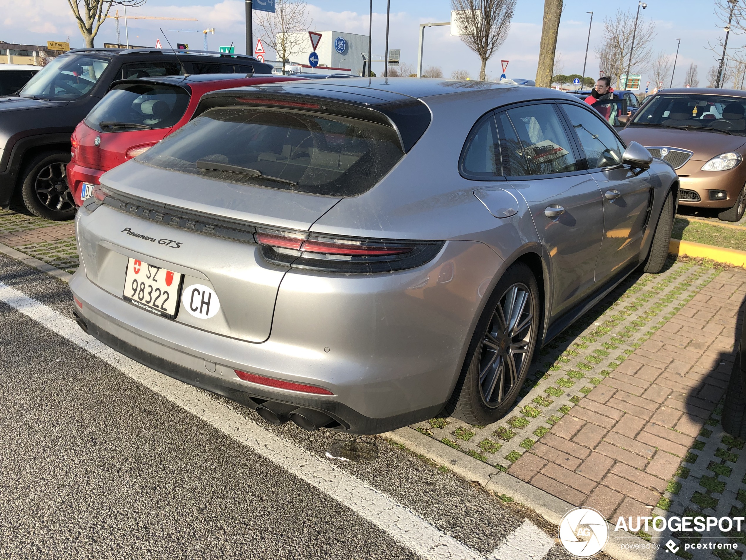 Porsche 971 Panamera GTS Sport Turismo