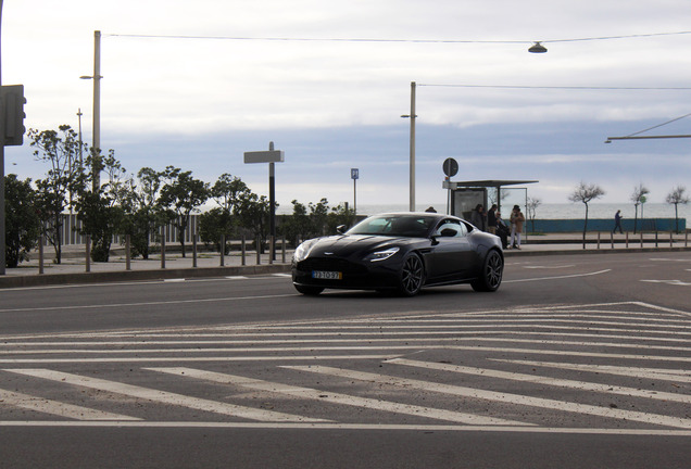 Aston Martin DB11