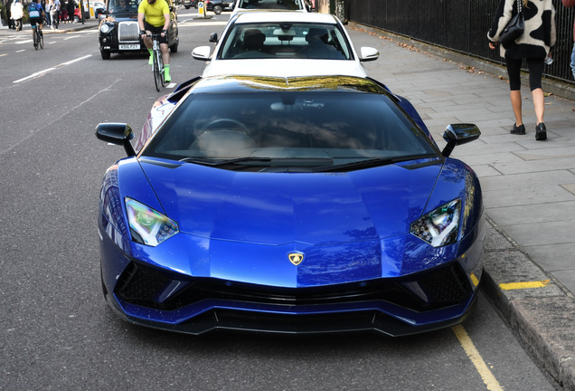 Lamborghini Aventador S LP740-4 Roadster