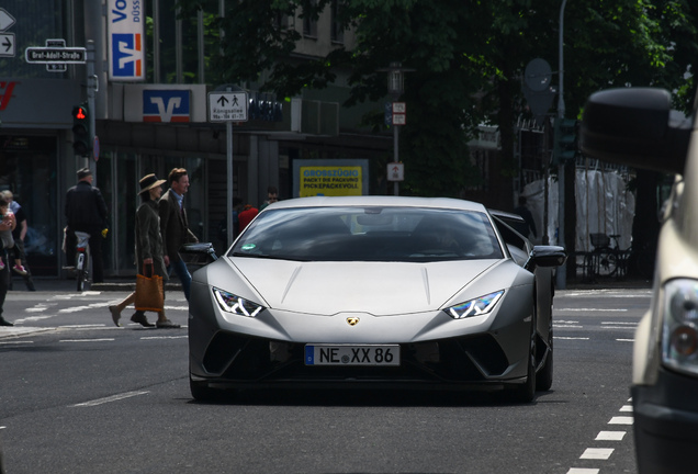 Lamborghini Huracán LP640-4 Performante