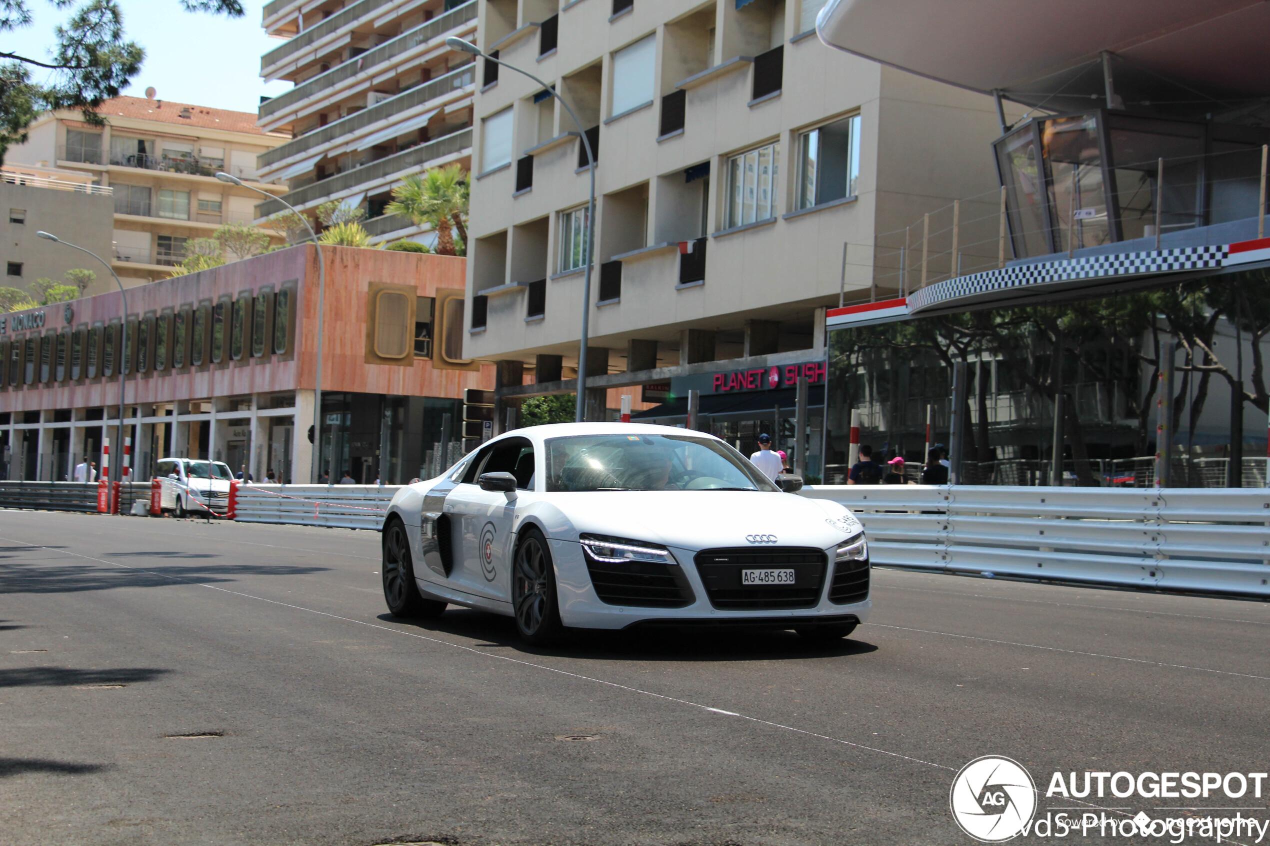 Audi R8 V10 Plus 2013